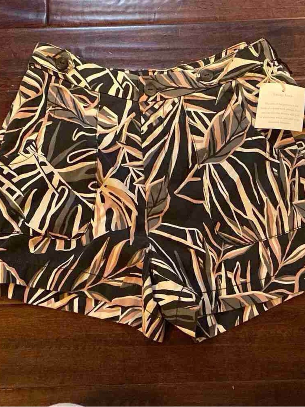 Tropical Leaf Print Women’s Shorts - Black and Tan